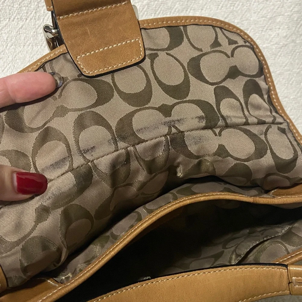 RARE HTF Coach Soho 9247 British Tan Y2K Hobo Shoulder Bag